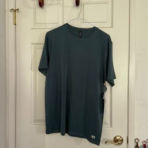 Mens large Vuori t shirt